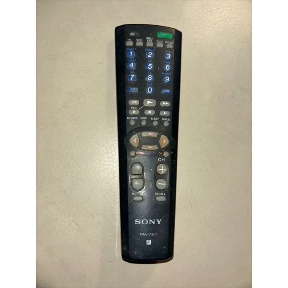 Sony RM-V301 Magnavox Universal Remote Control Bundle Black Good‎ Multi-Device